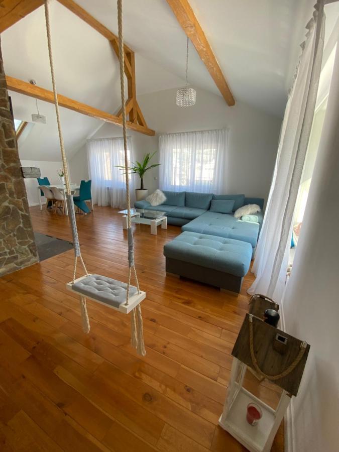 Apartamento Attic 33 Câmpulung Moldovenesc Exterior foto